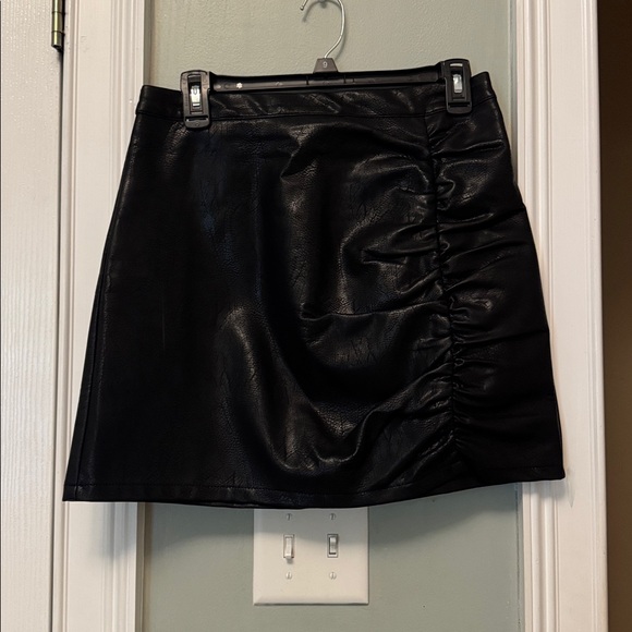 Minkpink skirt - Picture 1 of 4